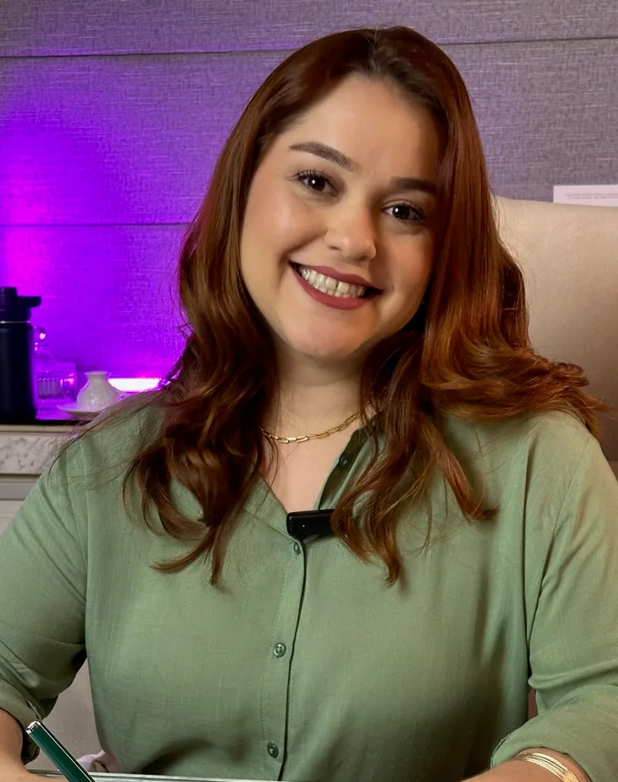 Dra. Beatriz Gomes em atendimento acolhedor