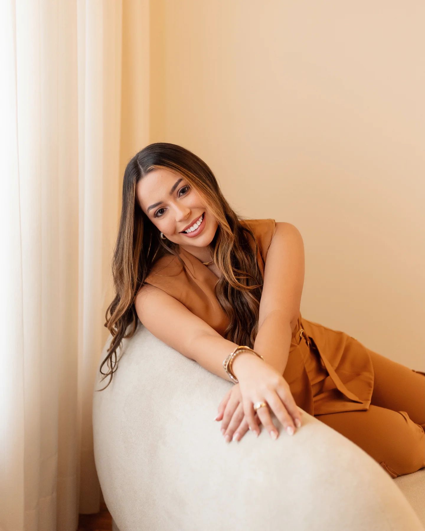 Dra. Raynara Diniz, farmacêutica esteta, na clínica de estética avançada em Fortaleza