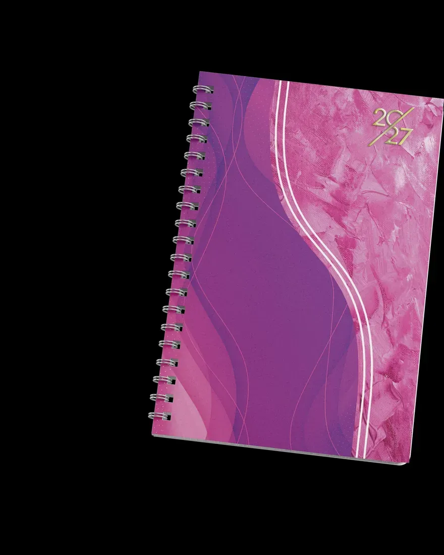 Planner com espiral e capa em tons de roxo e rosa